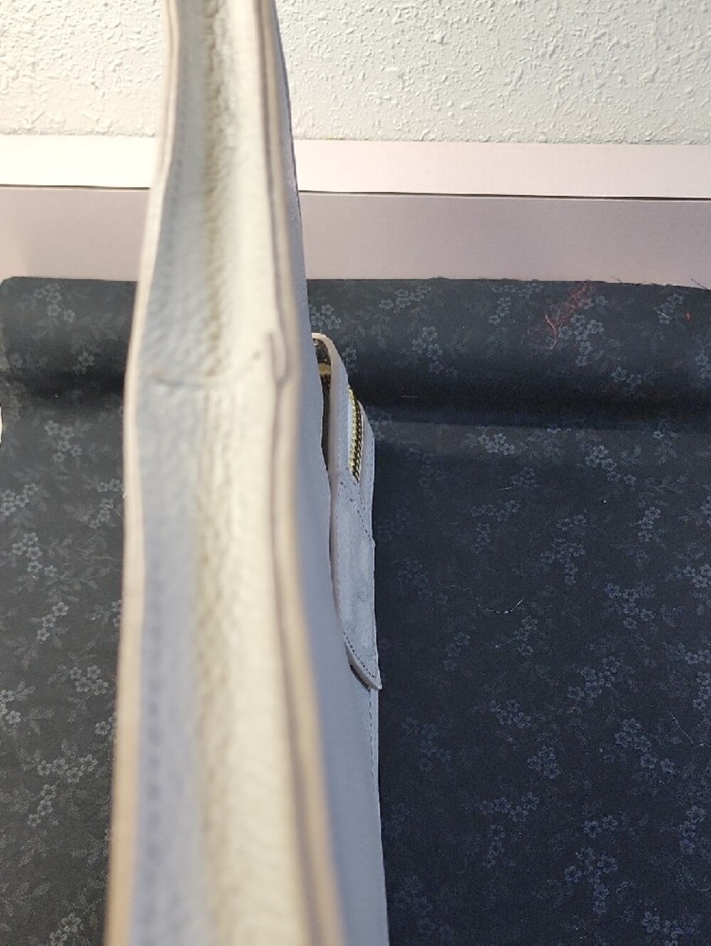 India Hicks "Big Zipper" Pebble Leather Clutch - Picture 10 of 11